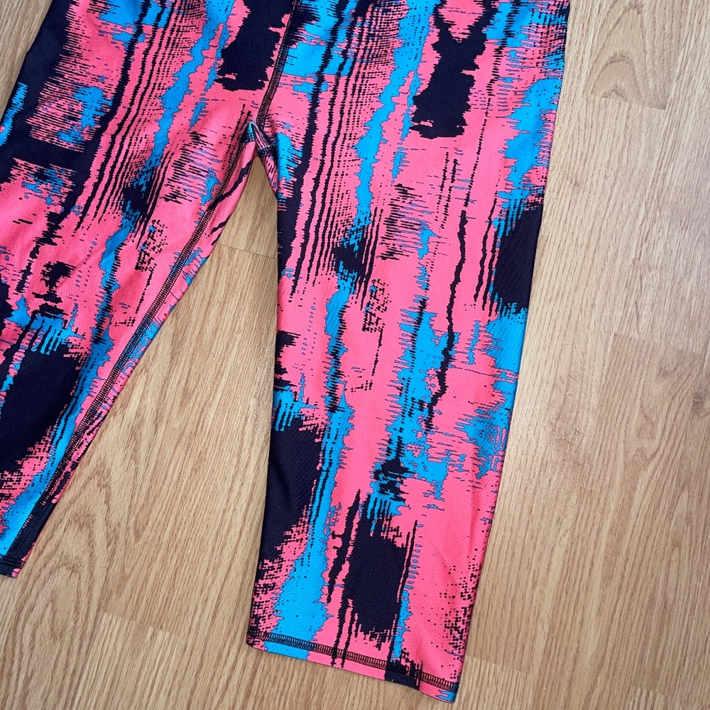 Fabletics Salar Cropped / Knee Length Multicolor … - image 4